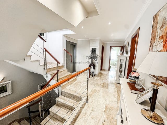 5 soveværelse Byhus til salg i Almansa - € 345.000 (Ref: 8157813)