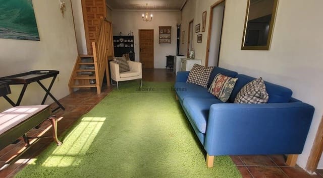 4 makuuhuone Maalaistalo myytävänä paikassa La Romana mukana uima-altaan - 199 000 € (Ref: 8321195)