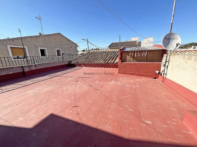 3 bedroom Townhouse for sale in Pinoso with garage - € 148,000 (Ref: 8323280)