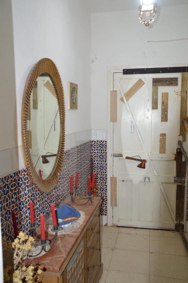 4 soverom Grottehus til salgs i Abanilla med garasje - € 95 000 (Ref: 8392934)