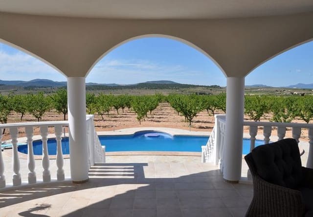 4 soveværelse Villa til salg i Pinoso med swimmingpool garage - € 389.000 (Ref: 8471771)