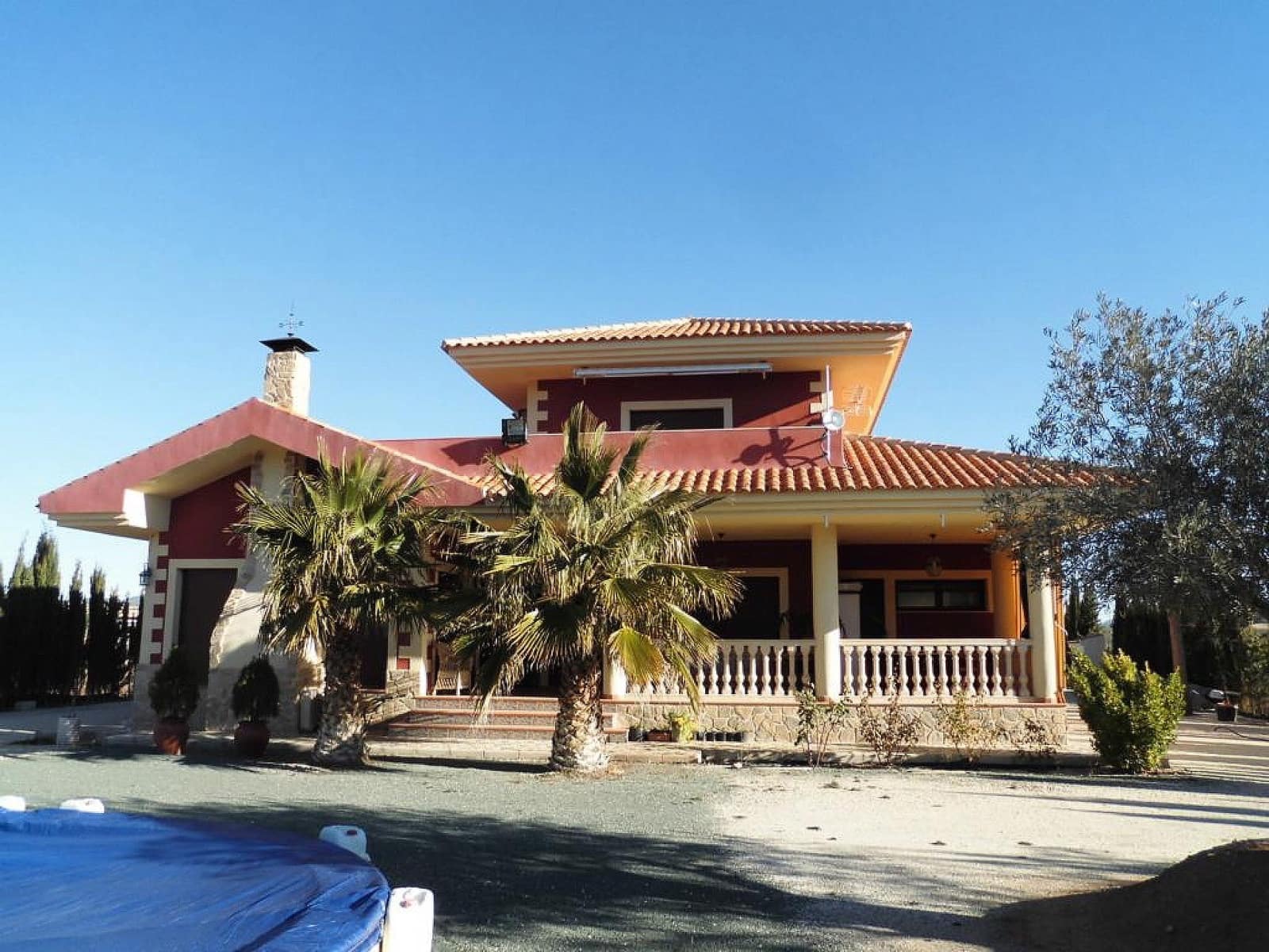 3 bedroom Villa for sale in Pinoso with pool - € 450,000 (Ref: 8480585)