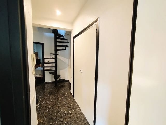 4 bedroom Townhouse for sale in Yecla with garage - € 170,000 (Ref: 8553100)