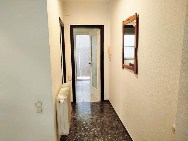 4 bedroom Townhouse for sale in Yecla with garage - € 170,000 (Ref: 8553100)