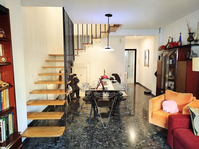 4 sovrum Hus till salu i Yecla med garage - 170 000 € (Ref: 8553100)