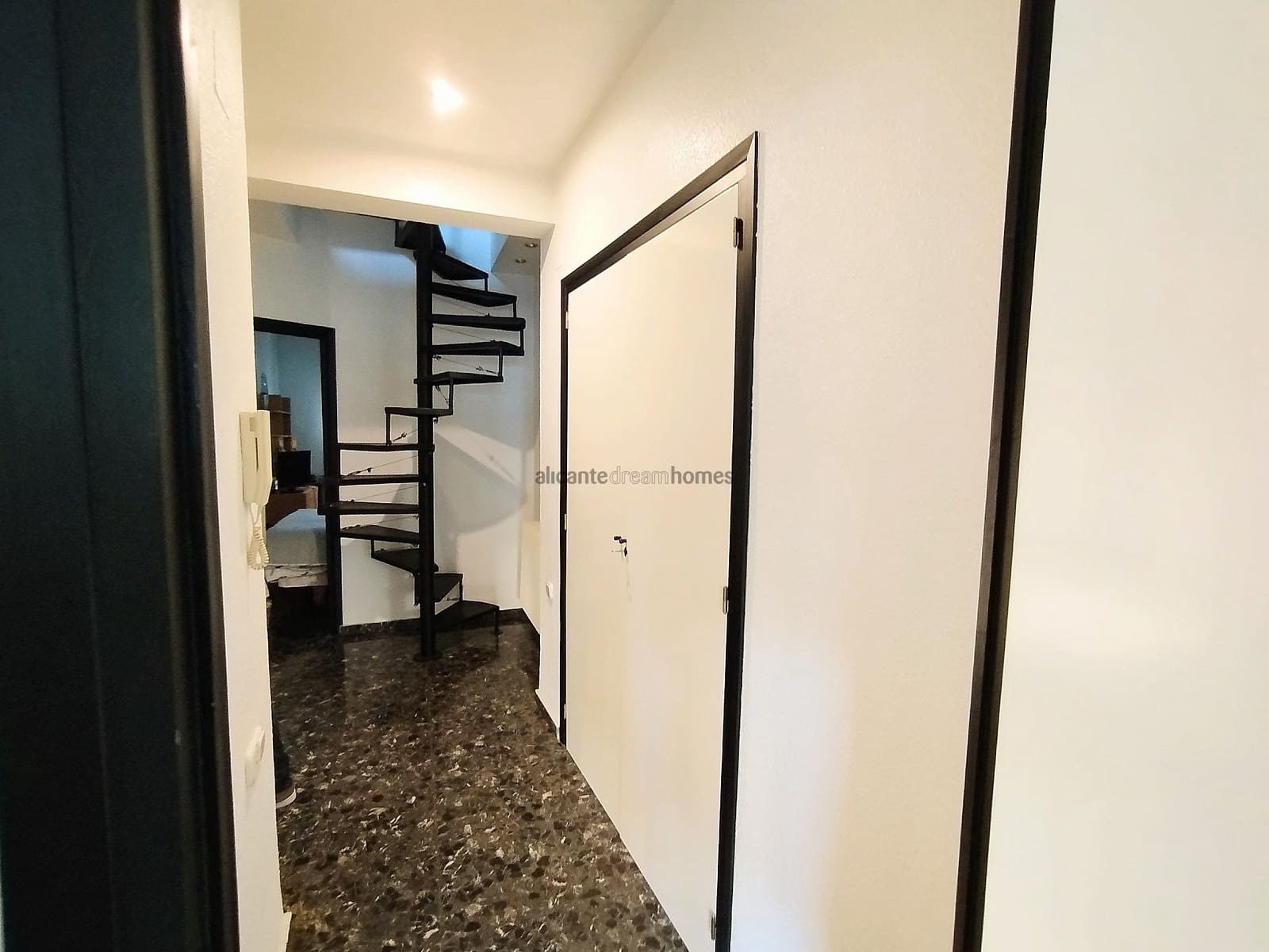 4 slaapkamer Huis te koop in Yecla met garage - € 170.000 (Ref: 8553100)