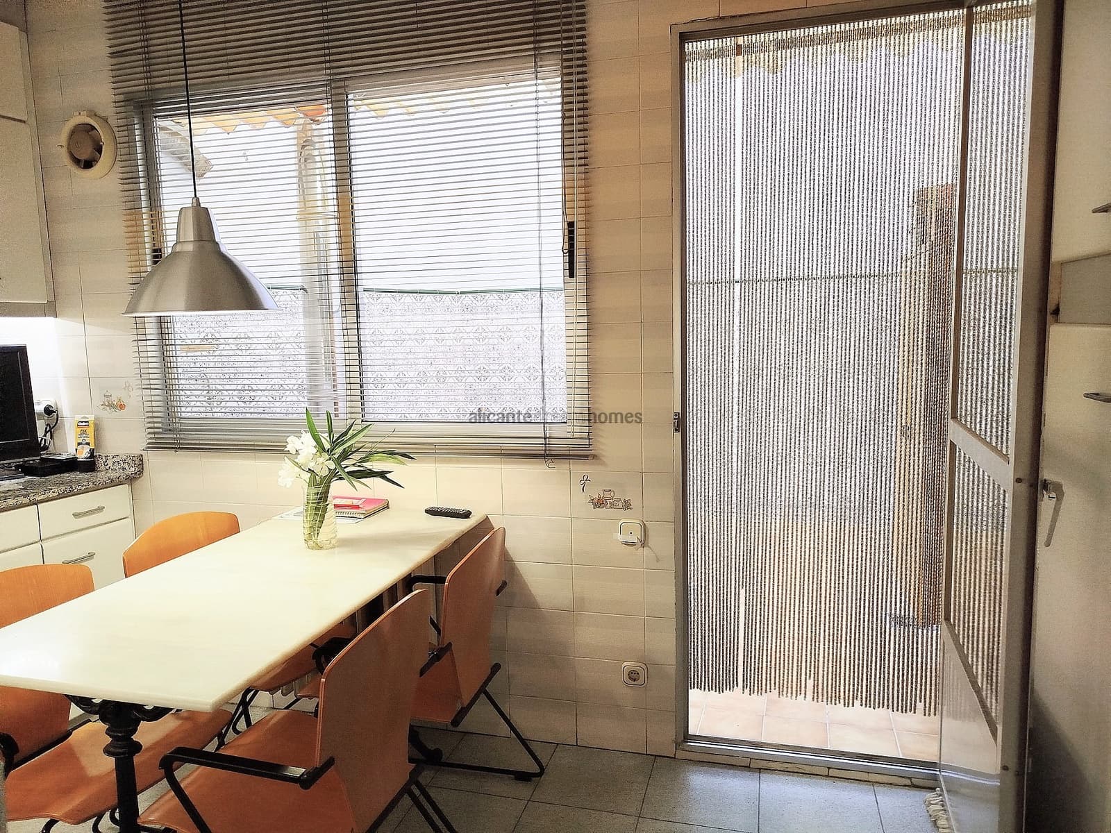 4 slaapkamer Huis te koop in Yecla met garage - € 170.000 (Ref: 8553100)