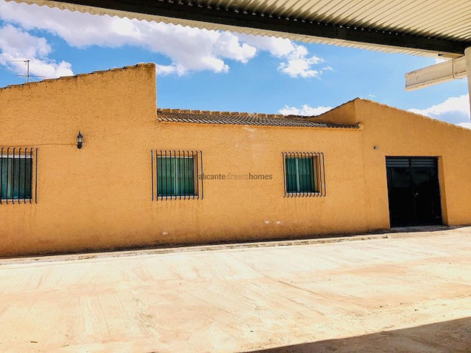 4 camera da letto Finca/Casa di Campagna in vendita in Yecla con piscina garage - 275.000 € (Rif: 8553102)