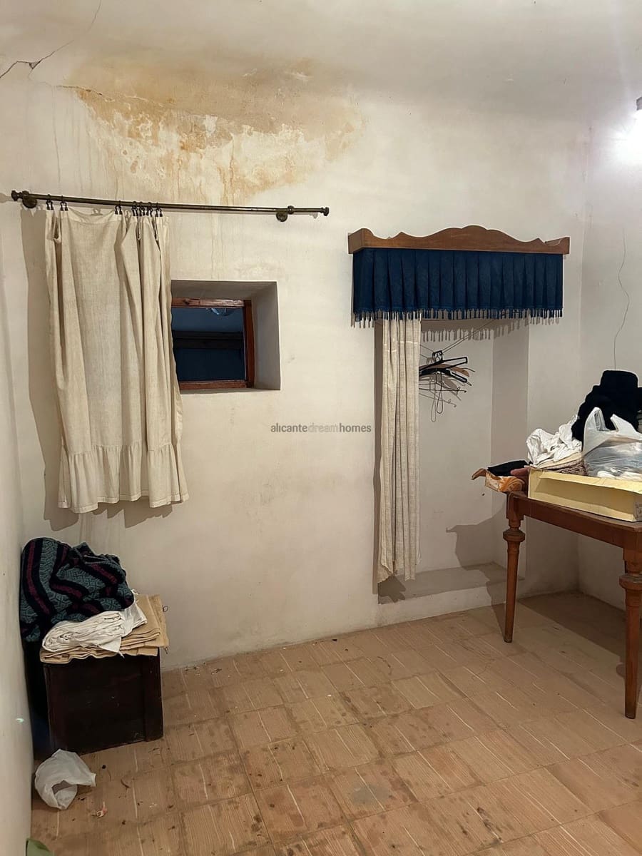 4 sypialnia Dom na sprzedaż w Pinoso - 70 000 € (Ref: 8555179)