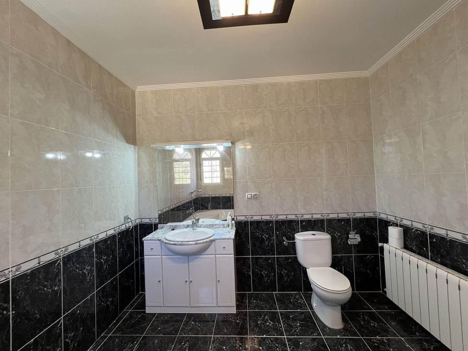 4 bedroom Villa for sale in Pinoso with pool garage - € 475,000 (Ref: 8560433)