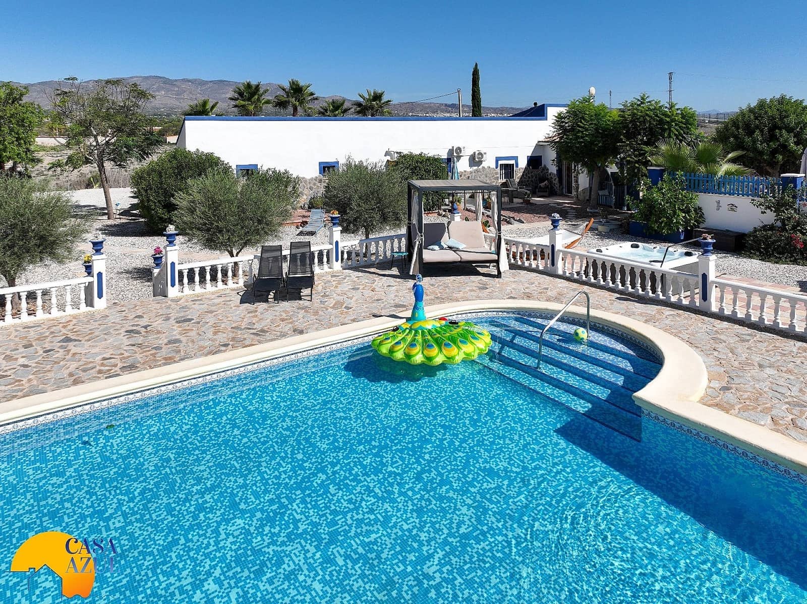 6 soveværelse Finca/Landehus til salg i Catral med swimmingpool garage - € 549.000 (Ref: 8574993)