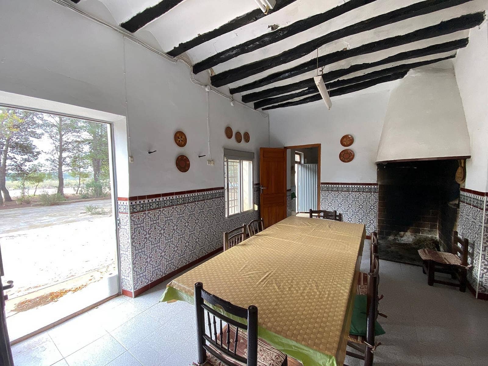 8 bedroom Finca/Country House for sale in Pinoso with pool - € 399,000 (Ref: 8669076)