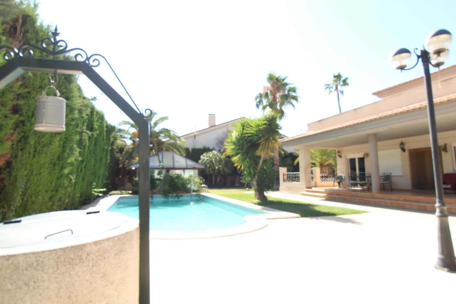 4 soveværelse Villa til salg i Elda - € 475.000 (Ref: 8703718)