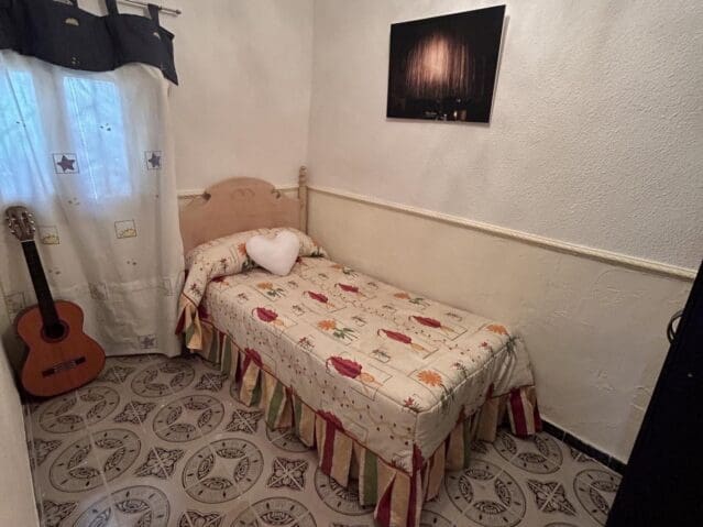 5 bedroom Villa for sale in Hondon de las Nieves with pool - € 262,000 (Ref: 8703728)