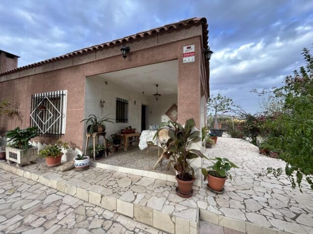 5 bedroom Villa for sale in Hondon de las Nieves with pool - € 262,000 (Ref: 8703728)