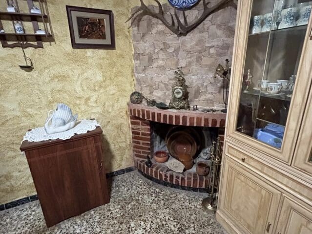 5 makuuhuone Huvila myytävänä paikassa Hondón de las Nieves mukana uima-altaan - 262 000 € (Ref: 8703728)