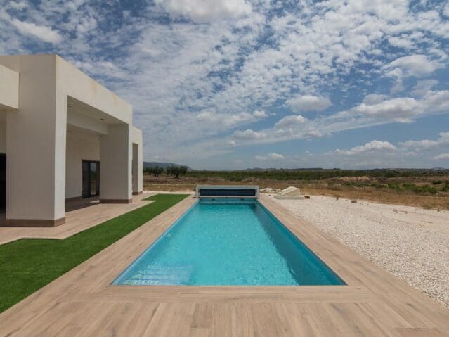 3 bedroom Villa for sale in Pinoso with pool - € 287,000 (Ref: 8703731)