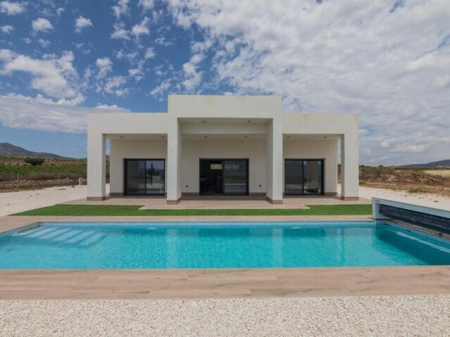 3 bedroom Villa for sale in Pinoso with pool - € 287,000 (Ref: 8703731)