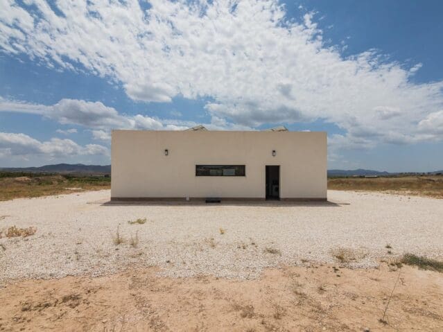 3 bedroom Villa for sale in Pinoso with pool - € 287,000 (Ref: 8703731)