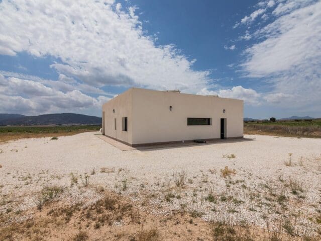 3 bedroom Villa for sale in Pinoso with pool - € 287,000 (Ref: 8703731)