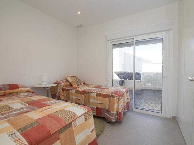 3 bedroom Villa for sale in Pinoso with pool - € 260,000 (Ref: 8703733)