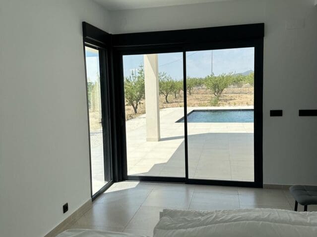 3 Zimmer Villa zu verkaufen in Pinoso mit Pool - 365.000 € (Ref: 8703734)