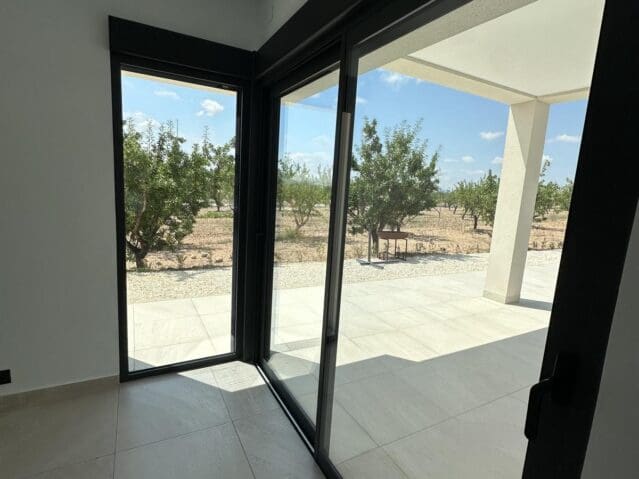 3 Zimmer Villa zu verkaufen in Pinoso mit Pool - 365.000 € (Ref: 8703734)