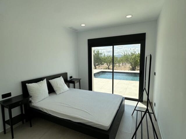 3 Zimmer Villa zu verkaufen in Pinoso mit Pool - 365.000 € (Ref: 8703734)