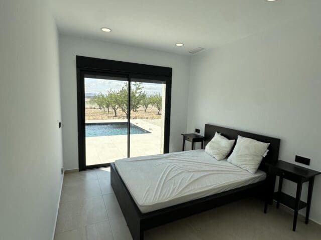 3 Zimmer Villa zu verkaufen in Pinoso mit Pool - 365.000 € (Ref: 8703734)