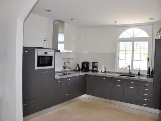 4 bedroom Villa for sale in Pinoso with pool - € 394,000 (Ref: 8703737)