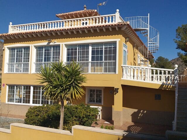 6 slaapkamer Villa te koop in Macisvenda met zwembad - € 544.500 (Ref: 8703739)