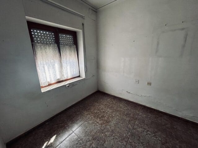 5 bedroom Townhouse for sale in L'Alguena / Alguenya - € 149,950 (Ref: 8703742)