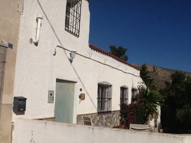 4 bedroom Villa for sale in La Romana with pool - € 199,000 (Ref: 8703747)