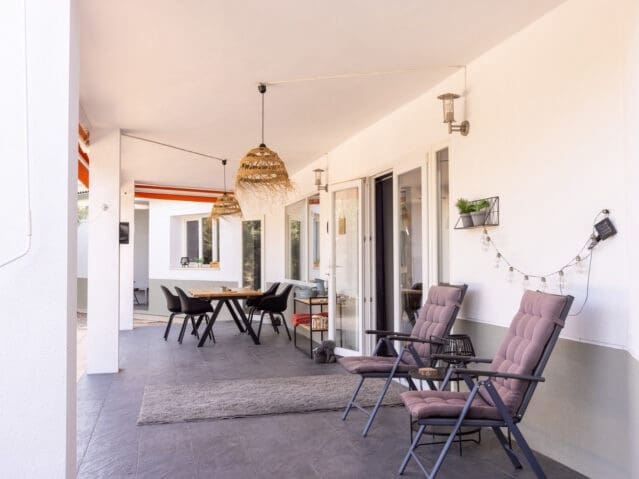 5 bedroom Villa for sale in Biar with pool - € 499,000 (Ref: 8703748)