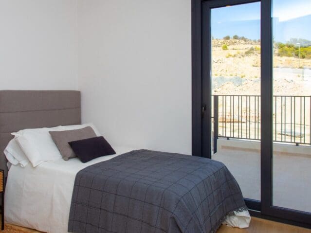 3 soveværelse Byhus til salg i Monforte del Cid med swimmingpool - € 315.000 (Ref: 8703760)