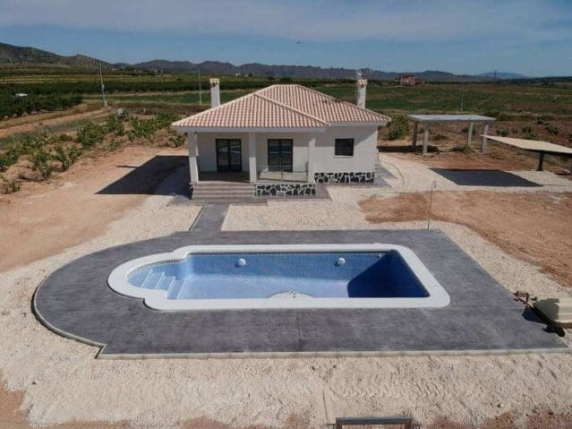 3 bedroom Villa for sale in Pinoso with pool - € 297,000 (Ref: 8703762)