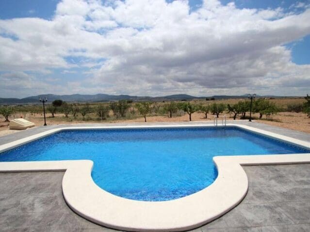 3 sovrum Villa till salu i Pinoso med pool - 337 000 € (Ref: 8703773)