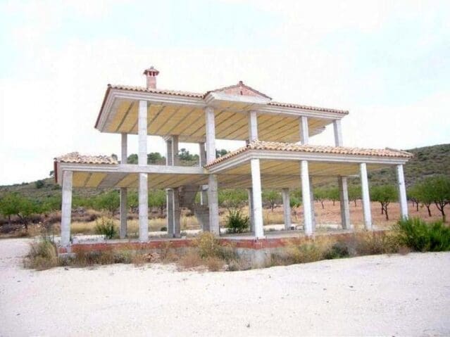 3 bedroom Villa for sale in Pinoso with pool - € 337,000 (Ref: 8703773)