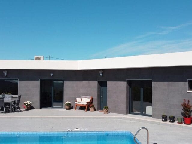 4 bedroom Villa for sale in Hondon de las Nieves - € 310,924 (Ref: 8703807)