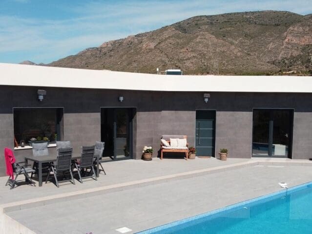 4 bedroom Villa for sale in Hondon de las Nieves - € 310,924 (Ref: 8703807)
