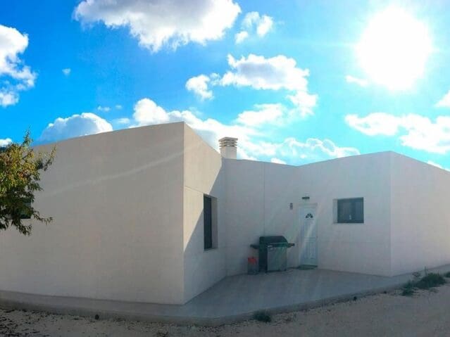 4 bedroom Villa for sale in Hondon de las Nieves - € 310,924 (Ref: 8703807)