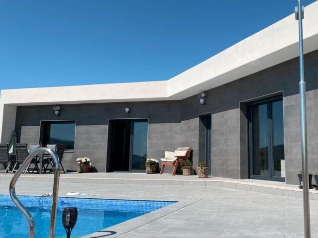 4 bedroom Villa for sale in Hondon de las Nieves - € 310,924 (Ref: 8703807)