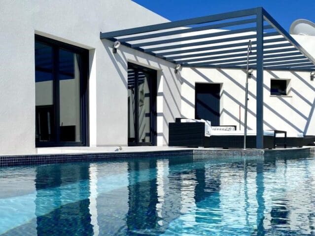 4 bedroom Villa for sale in Hondon de las Nieves - € 310,924 (Ref: 8703807)