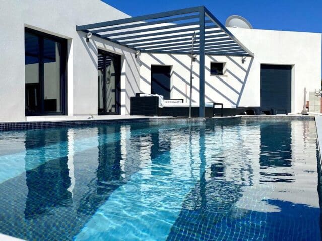 4 bedroom Villa for sale in Hondon de las Nieves - € 310,924 (Ref: 8703807)