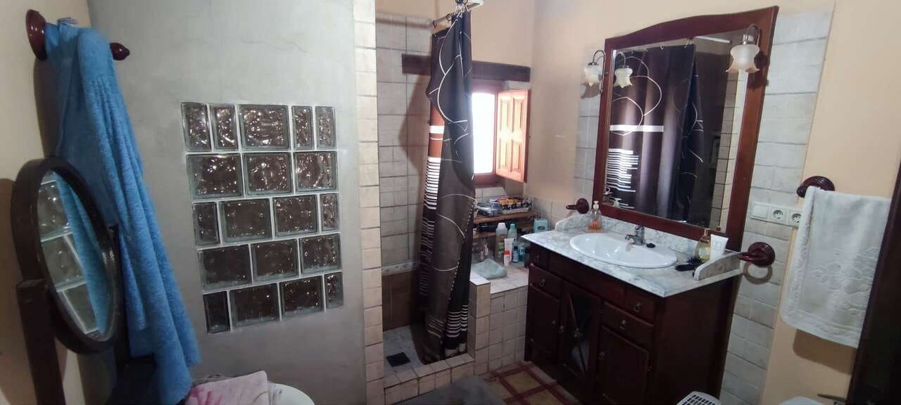 4 slaapkamer Finca/Landhuis te koop in Pinoso - € 179.500 (Ref: 8703819)