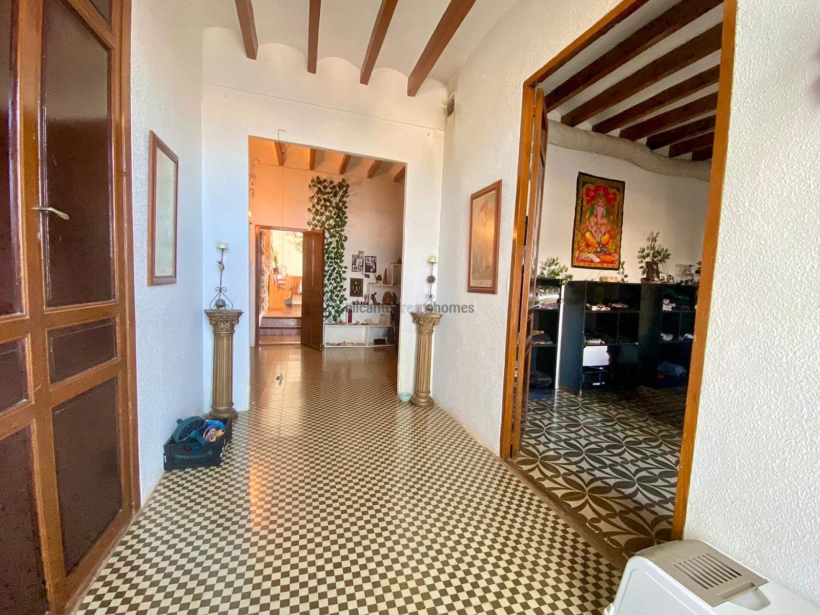 7 makuuhuone Omakotitalo myytävänä paikassa Yecla mukana 
autotalli - 139 000 € (Ref: 8738562)