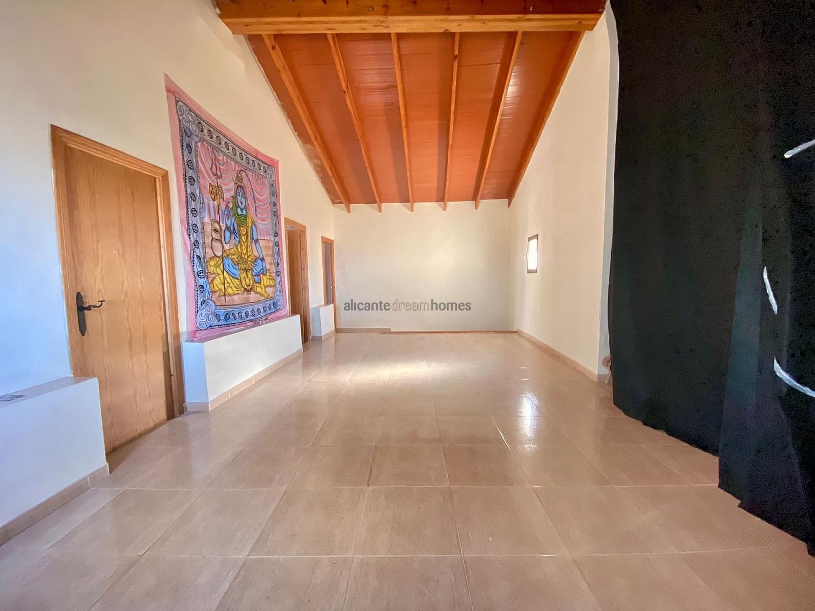 7 makuuhuone Omakotitalo myytävänä paikassa Yecla mukana 
autotalli - 139 000 € (Ref: 8738562)