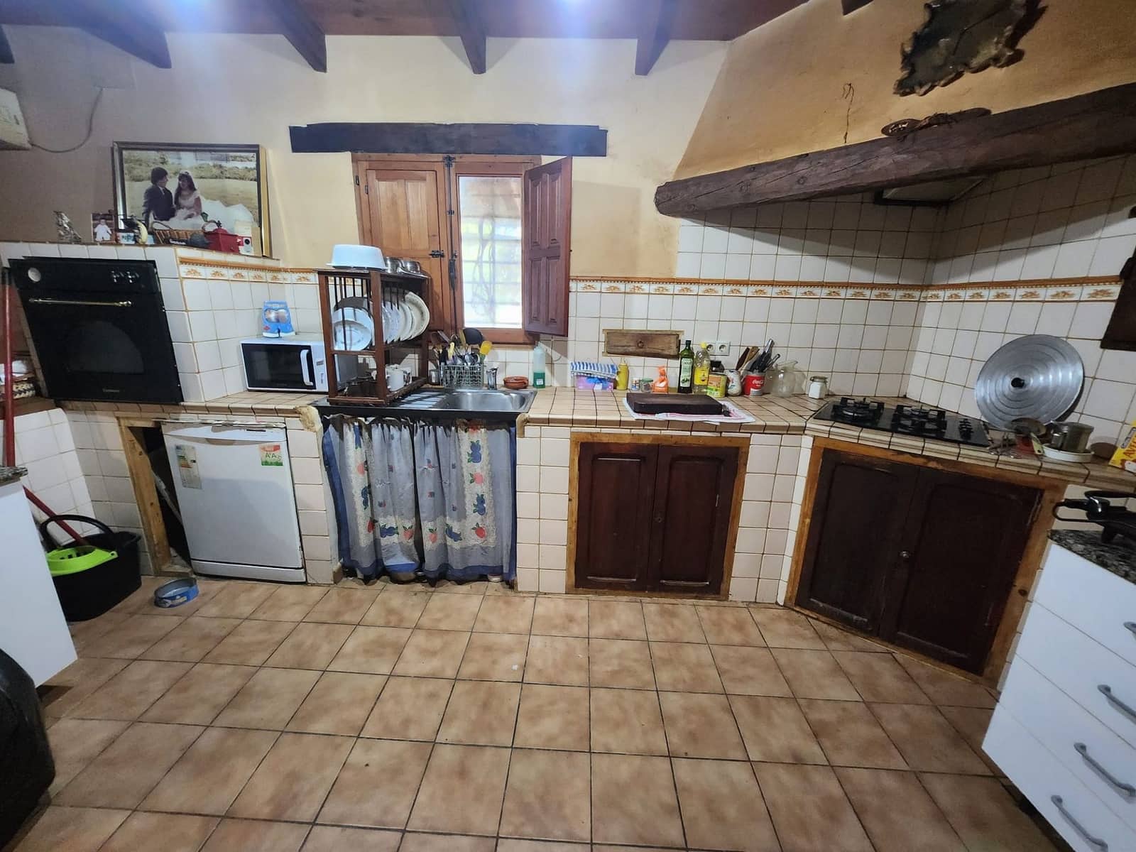 4 makuuhuone Maalaistalo myytävänä paikassa Pinoso mukana uima-altaan 
autotalli - 179 500 € (Ref: 8759725)