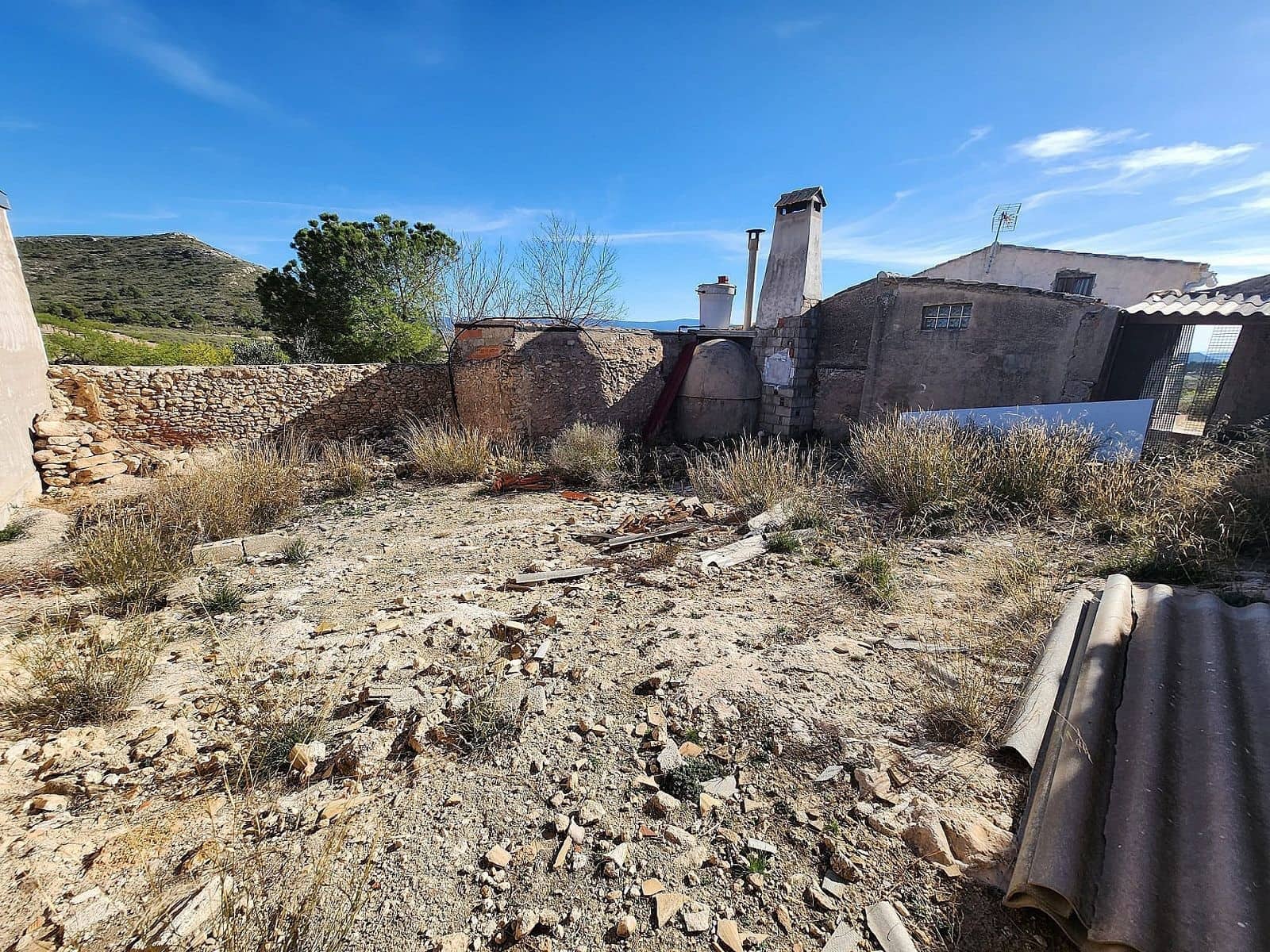 5 soveværelse Finca/Landehus til salg i Caudete med garage - € 145.000 (Ref: 8759742)