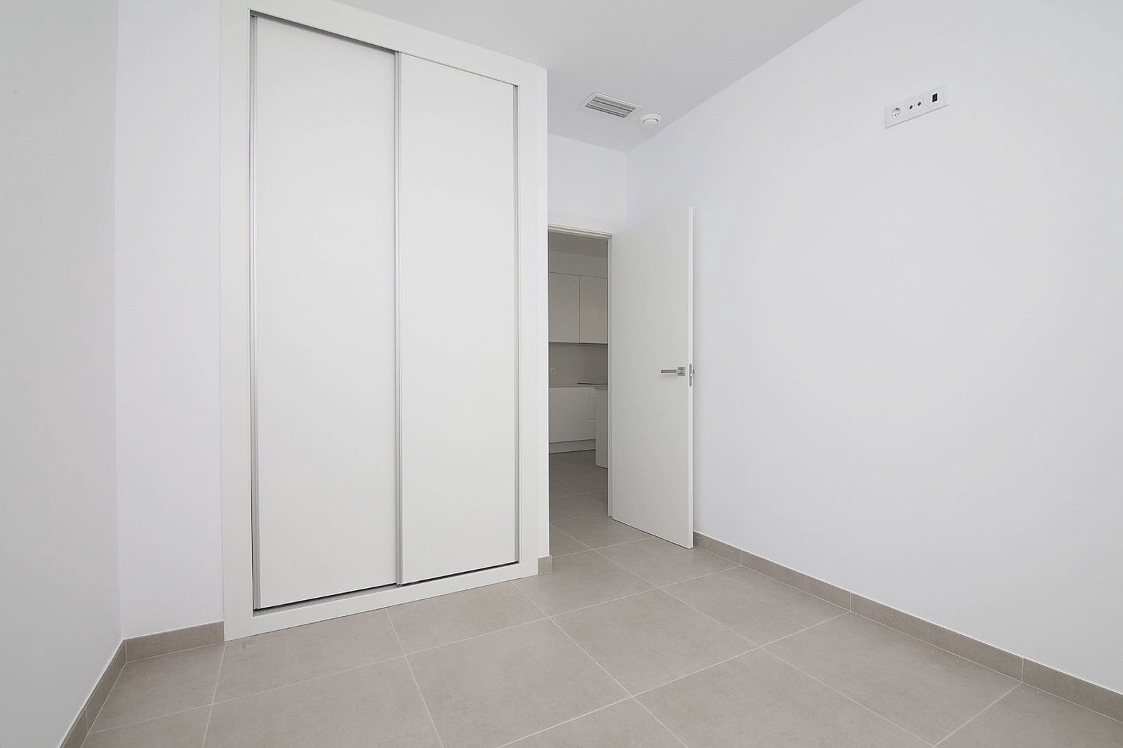 3 bedroom Villa for sale in Polop with pool garage - € 535,000 (Ref: 8820491)